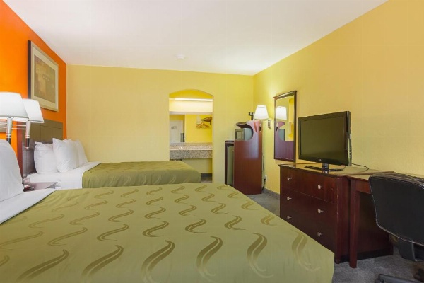 Quality Inn Carthage image 19