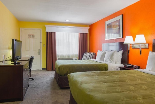 Quality Inn Carthage image 21